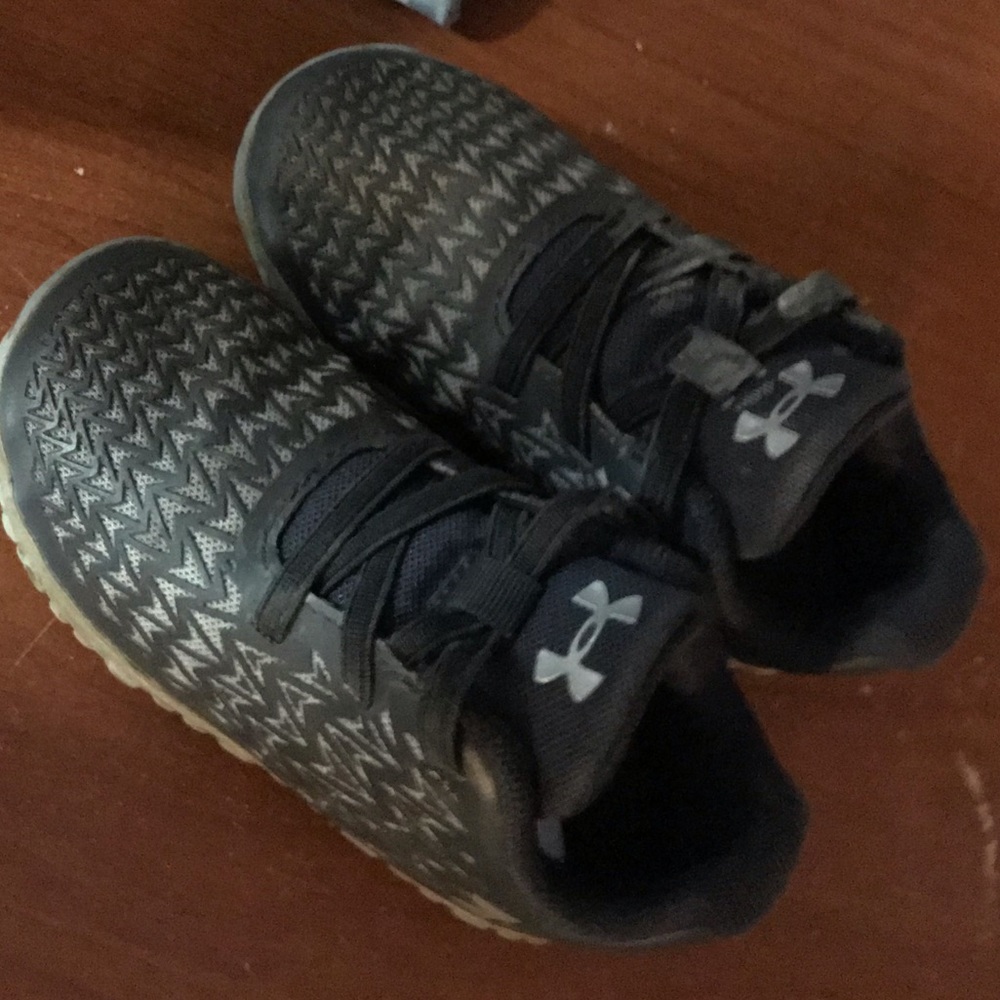 Toddler boy under armor shoes size 7c